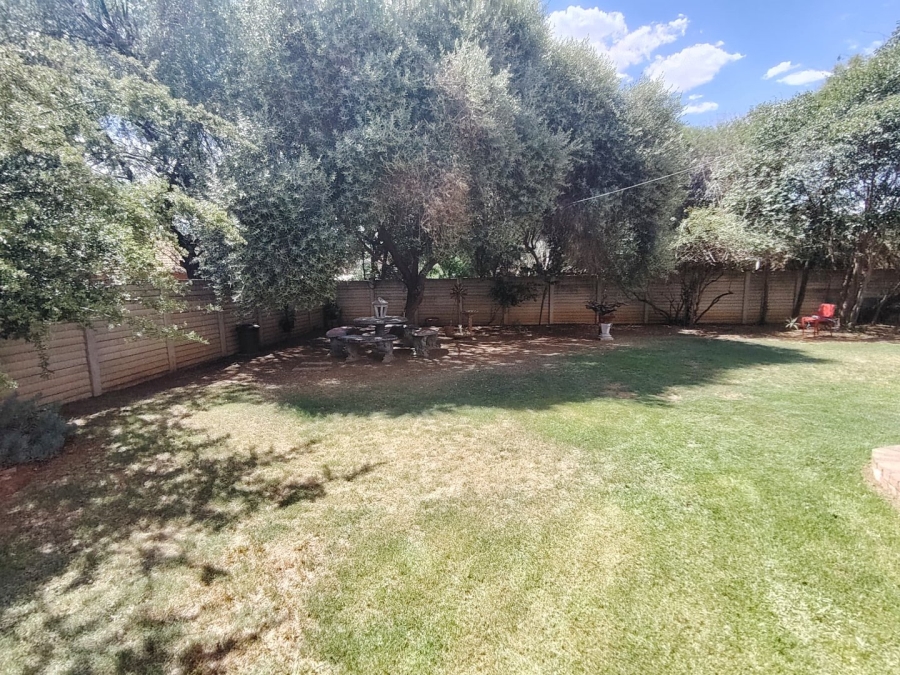 2 Bedroom Property for Sale in Pellissier Free State